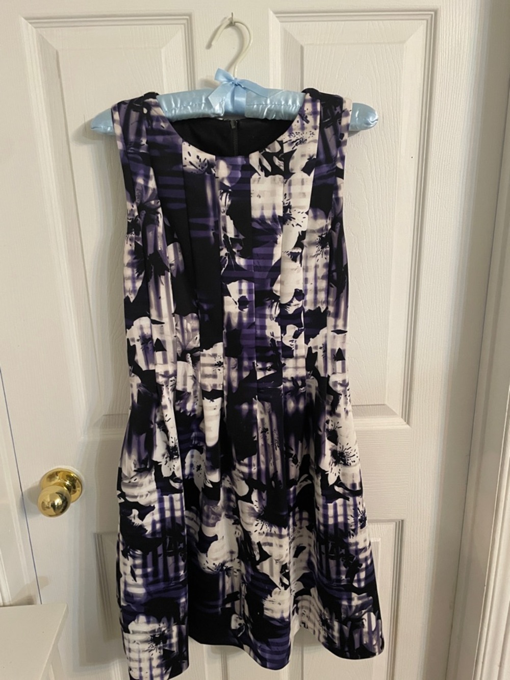 💎VINTAGE Sleeveless Pleated Dress Purple Black Floral 💎 - Picture 8 of 10